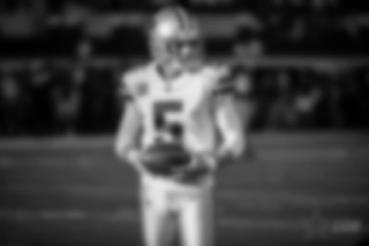 Dallas Cowboys kicker Dan Bailey (5) warms up prior to an NFL football game against the New York Giants, Sunday, Sept. 10, 2017, in Arlington, Texas. (AP Photo/Ron Jenkins)
