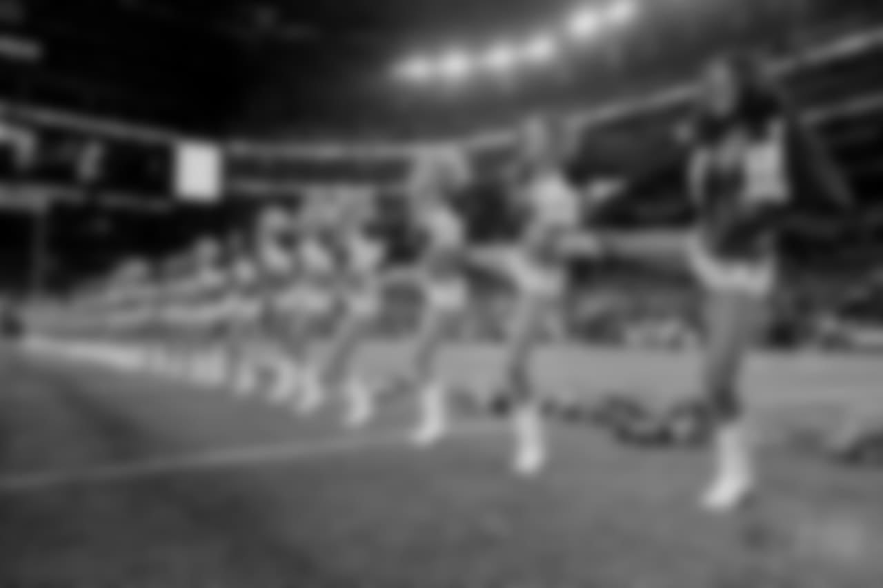 20171119_dal_cheer_selects_jj57367.jpg