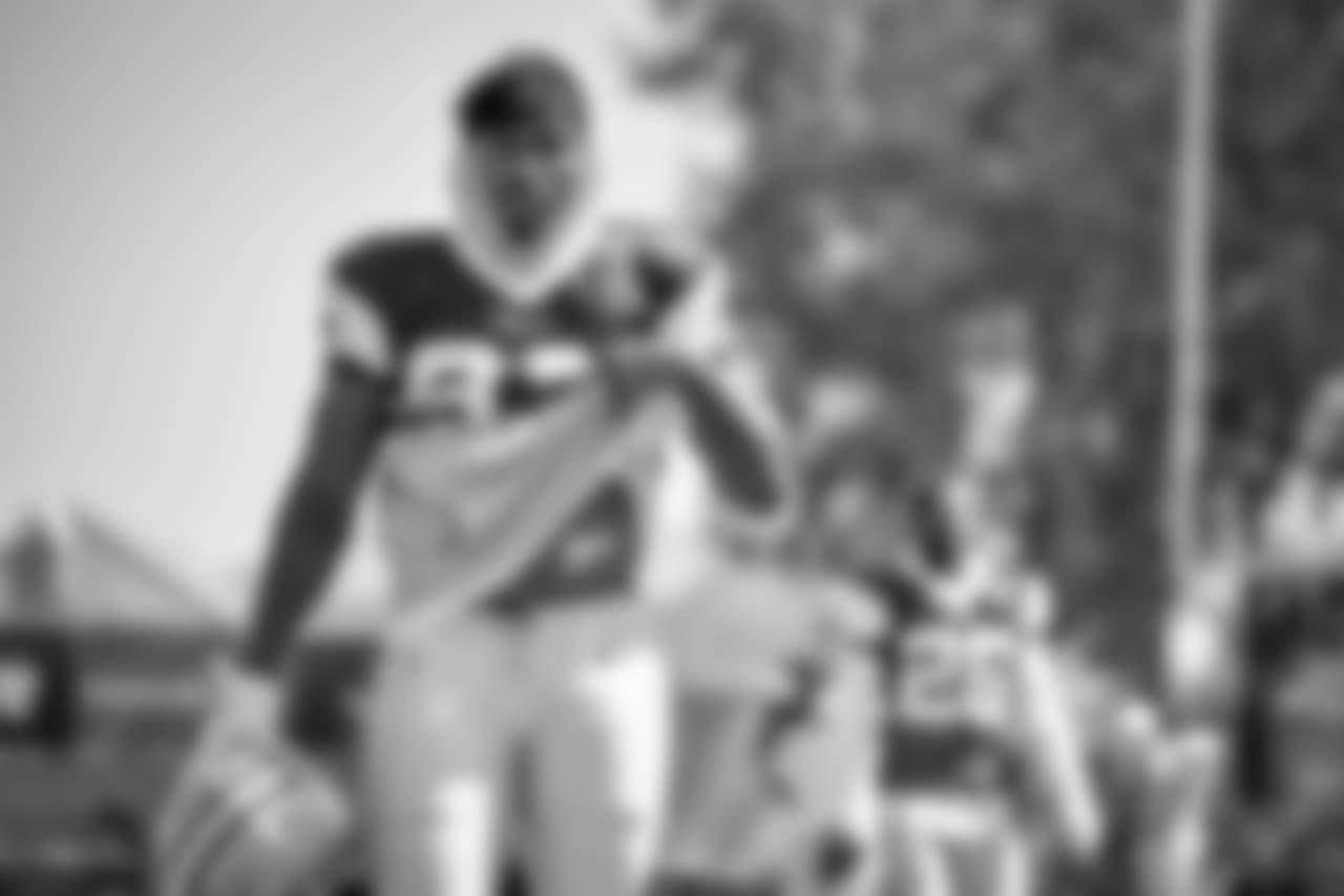 20180806_Training_Camp_Taco Charlton_Selects_JJ_005907