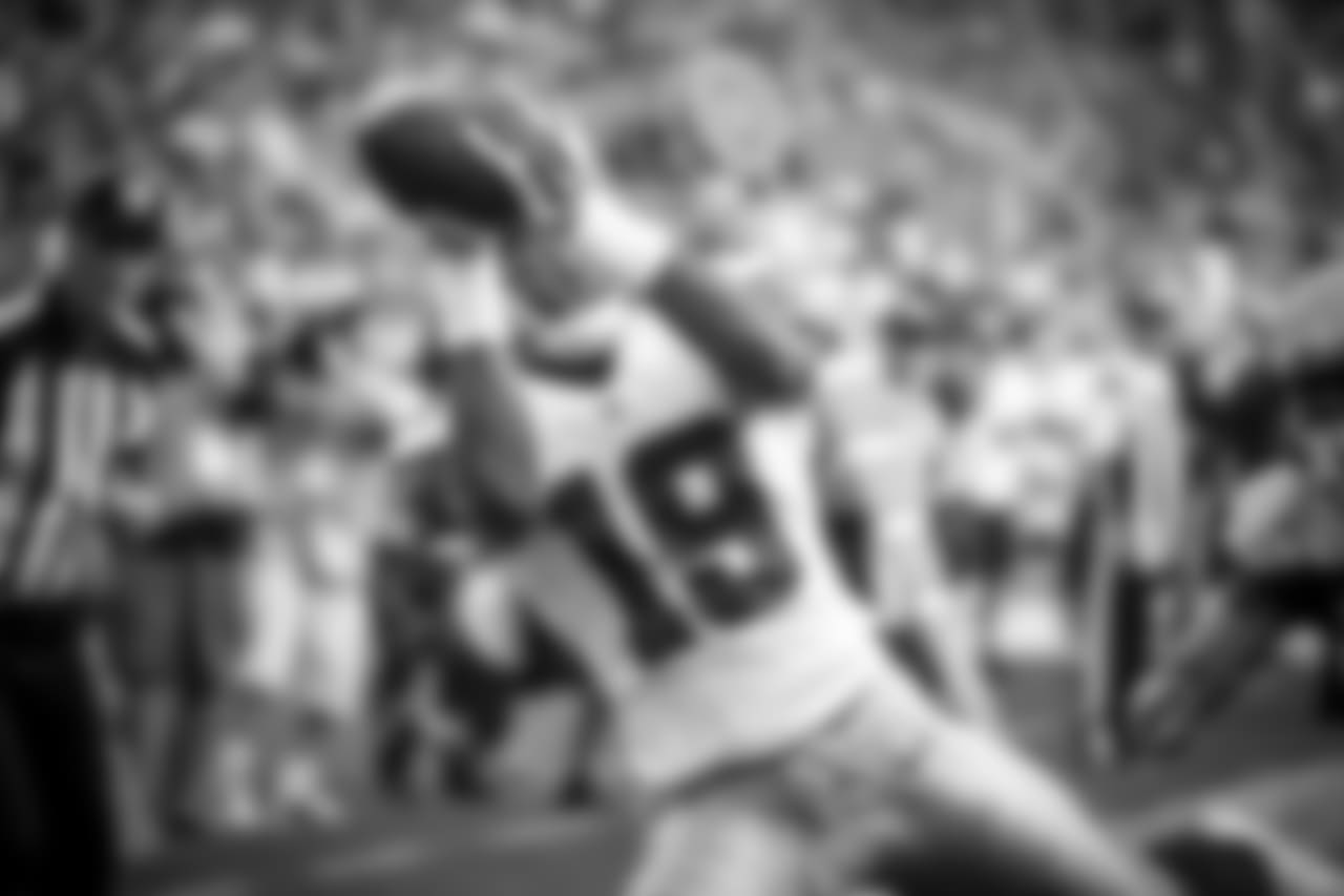 20161016_dal_vs_gb_brice_butler_jj1624.jpg