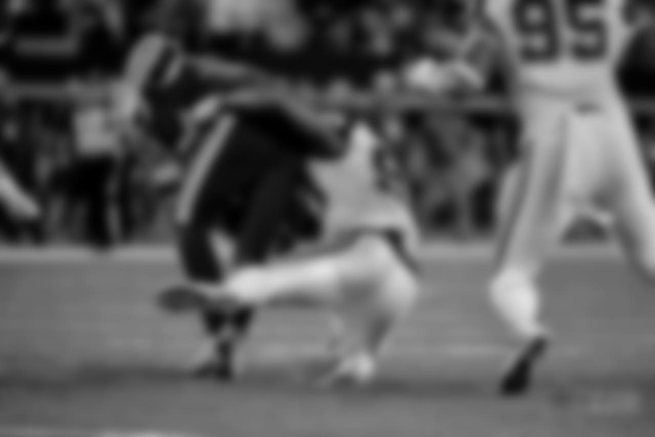 20171130_demarcus_lawrence_selects_jj61949.jpg