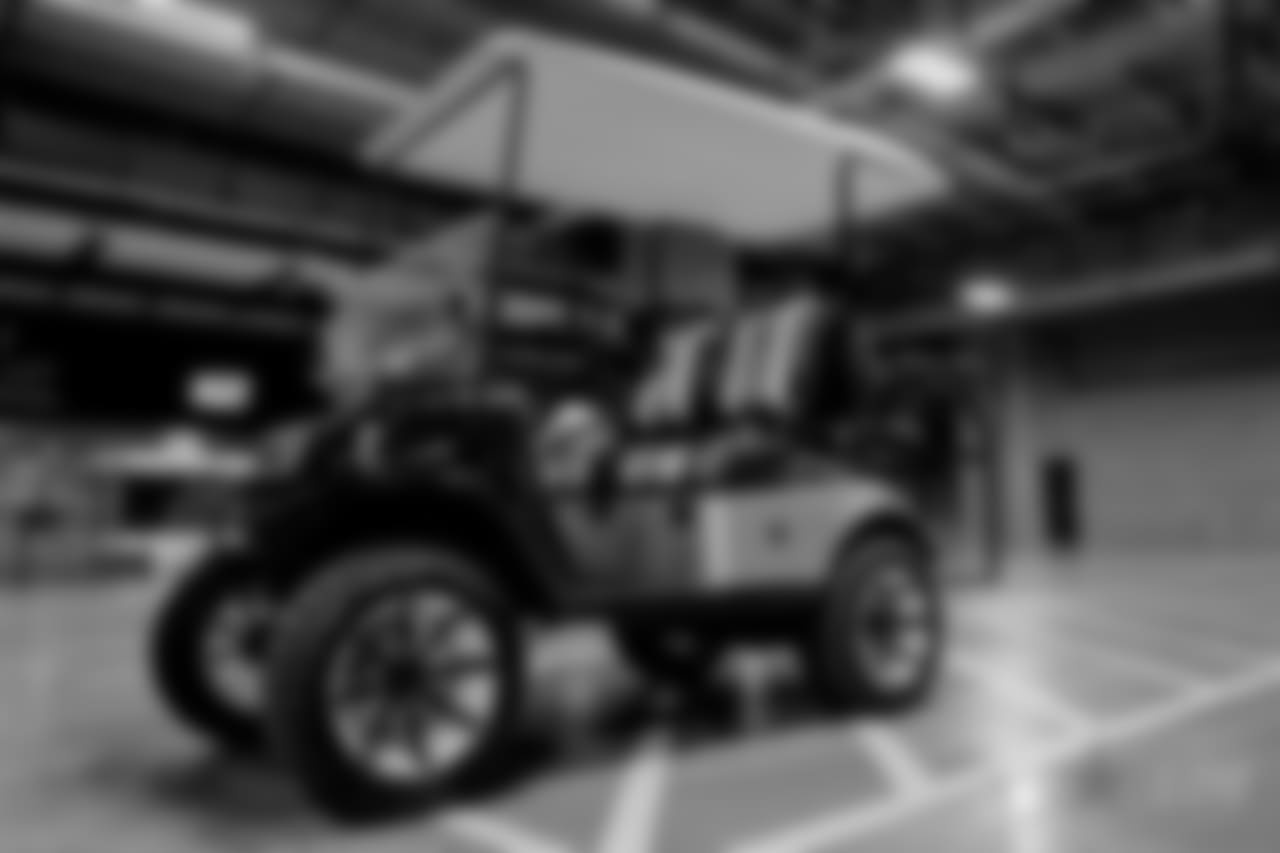 20171119_dal_golf_cart_selects_jj57558.jpg