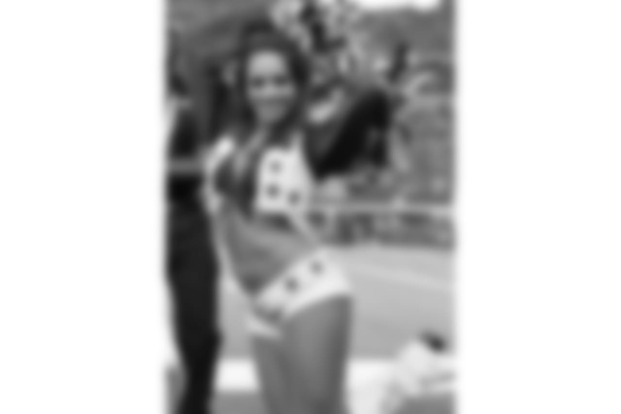 2017819_DalvInd_cheer_Jenna (4)