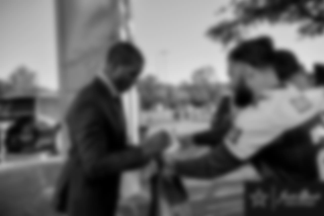 20171130_byron_jones_selects_jj61882.jpg