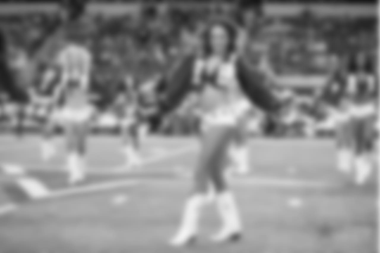 20171224_DalvsSea_cheer_Jenna