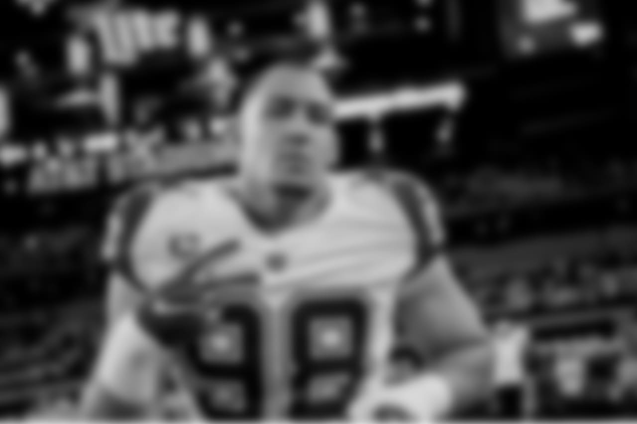 20171130_tyrone_crawford_selects_jj61585.jpg