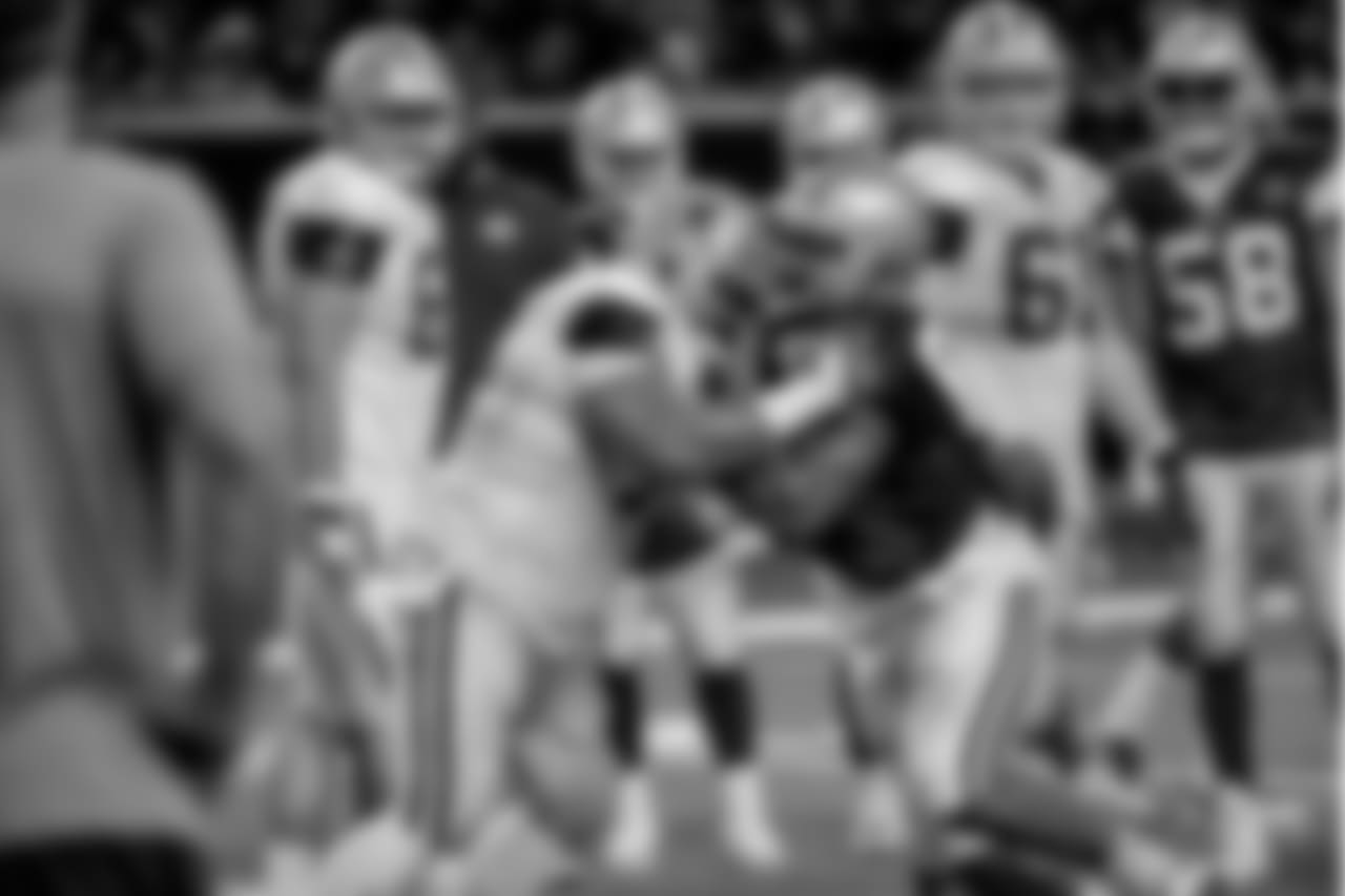 20170828_dal_joe_looney_selects_jj37964.jpg