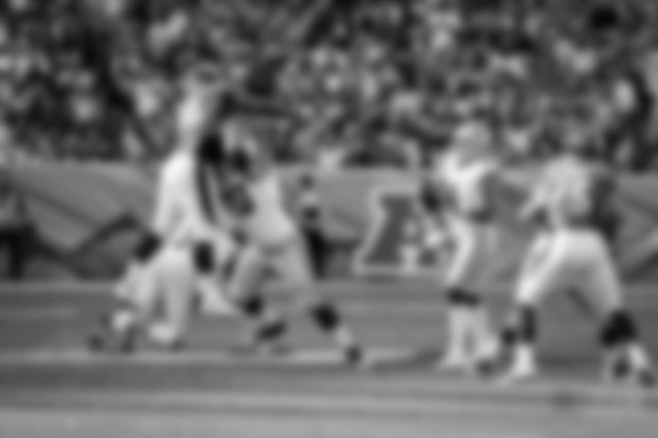 17 September 2017: Zack Martin (70)
of the Dallas Cowboys during their week 2 regular season 42-17 loss to the Denver Broncos at Sports Authority Field at Mile High in Denver, Colorado. Photo by James D. Smith/Dallas Cowboys