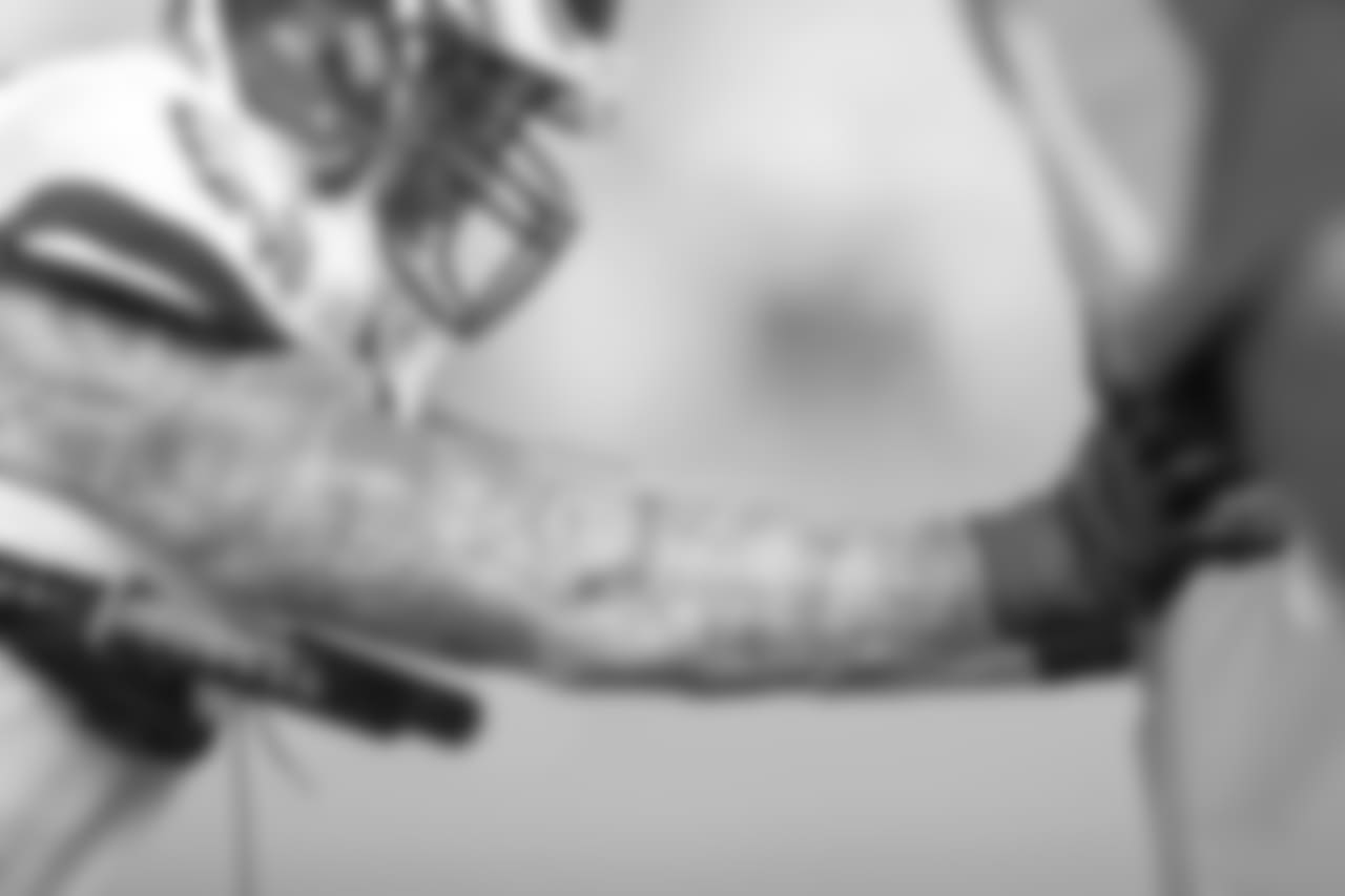 DE Chris Long