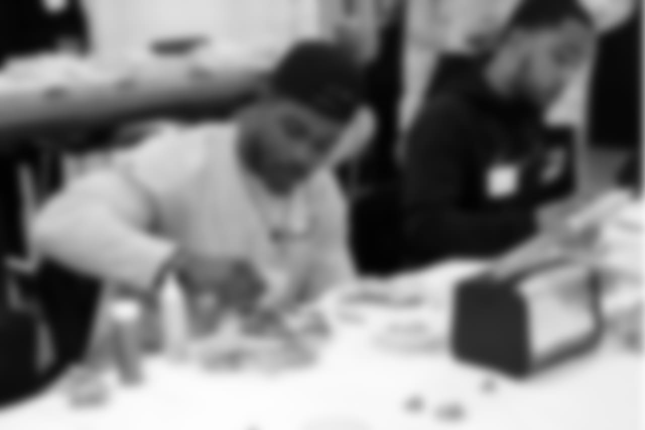 The Eagles rookies, including RBs Corey Clement and Donnel Pumphrey, spent an afternoon decorating cookies with children from Steppingstone Scholars