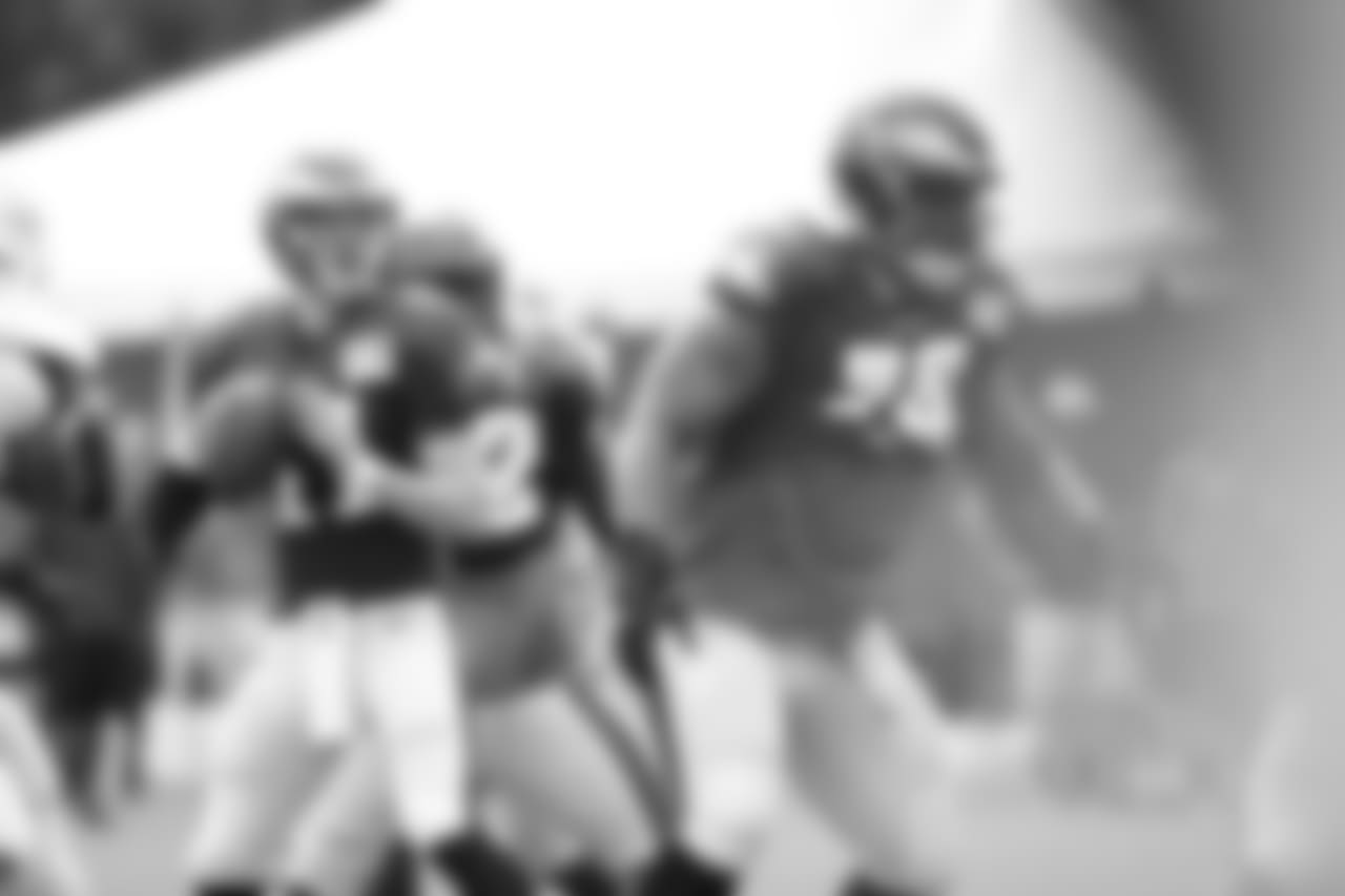 QB Carson Wentz