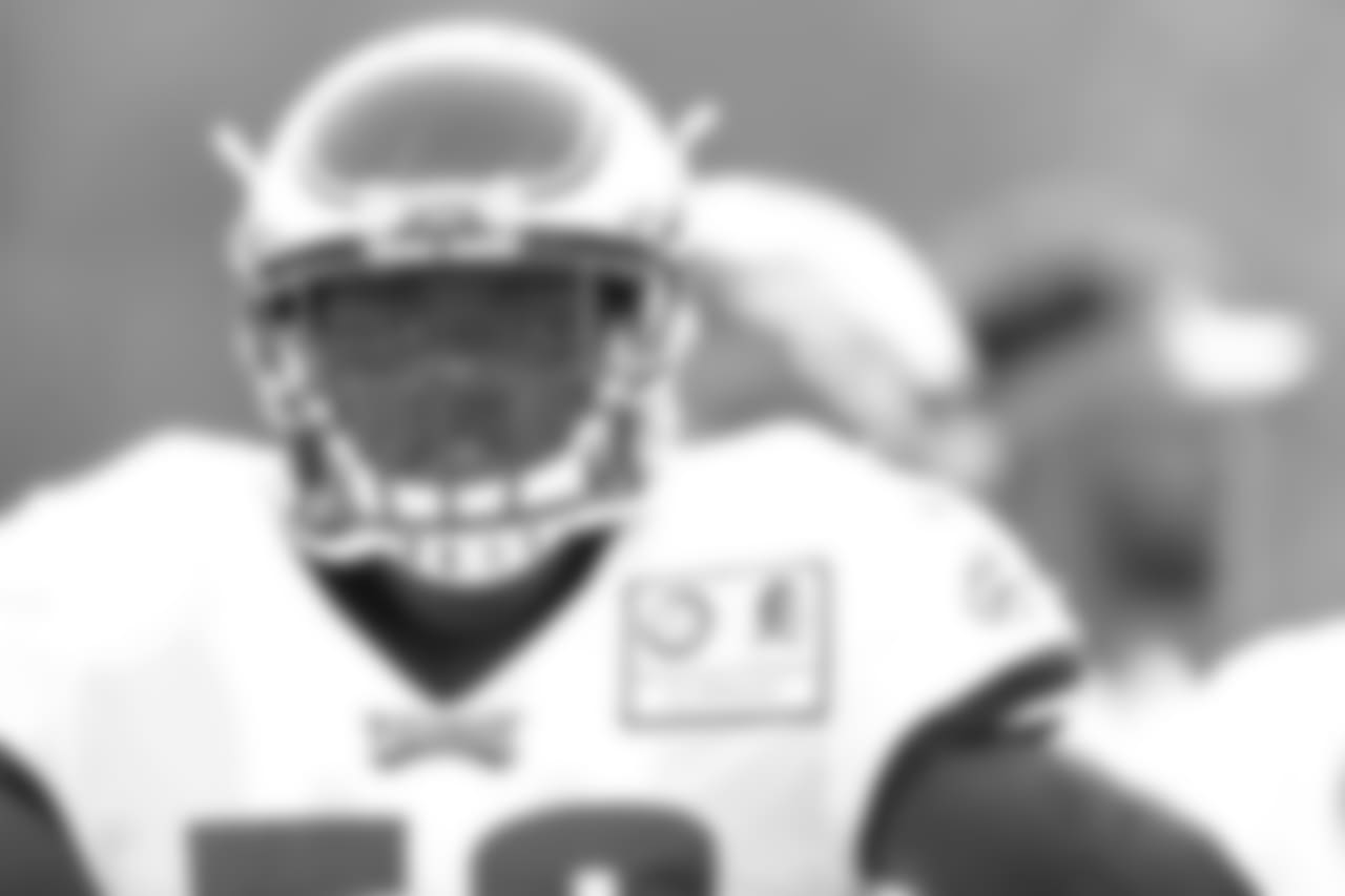 LB Steven Daniels