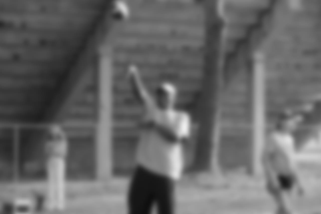 Harold Carmichael enjoys playing catch during practice