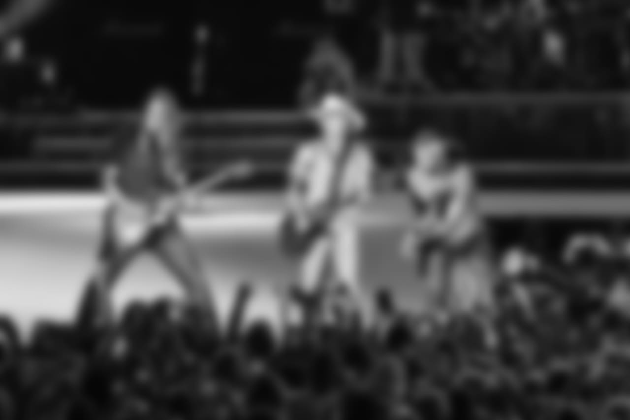 Chesney and members of his band