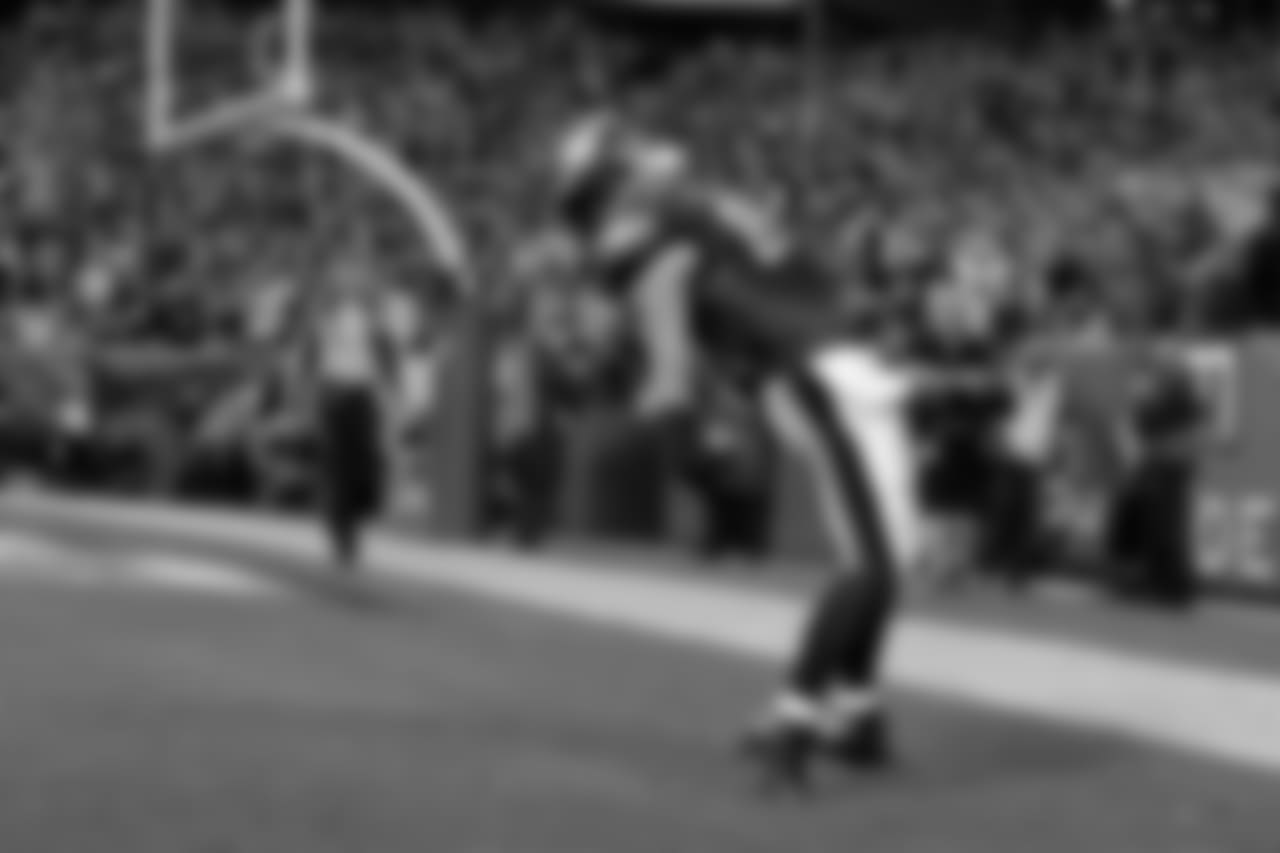 Celek then passed Spagnola to rank second among all Eagles tight ends in career receiving yards in a game against Cleveland in 2012