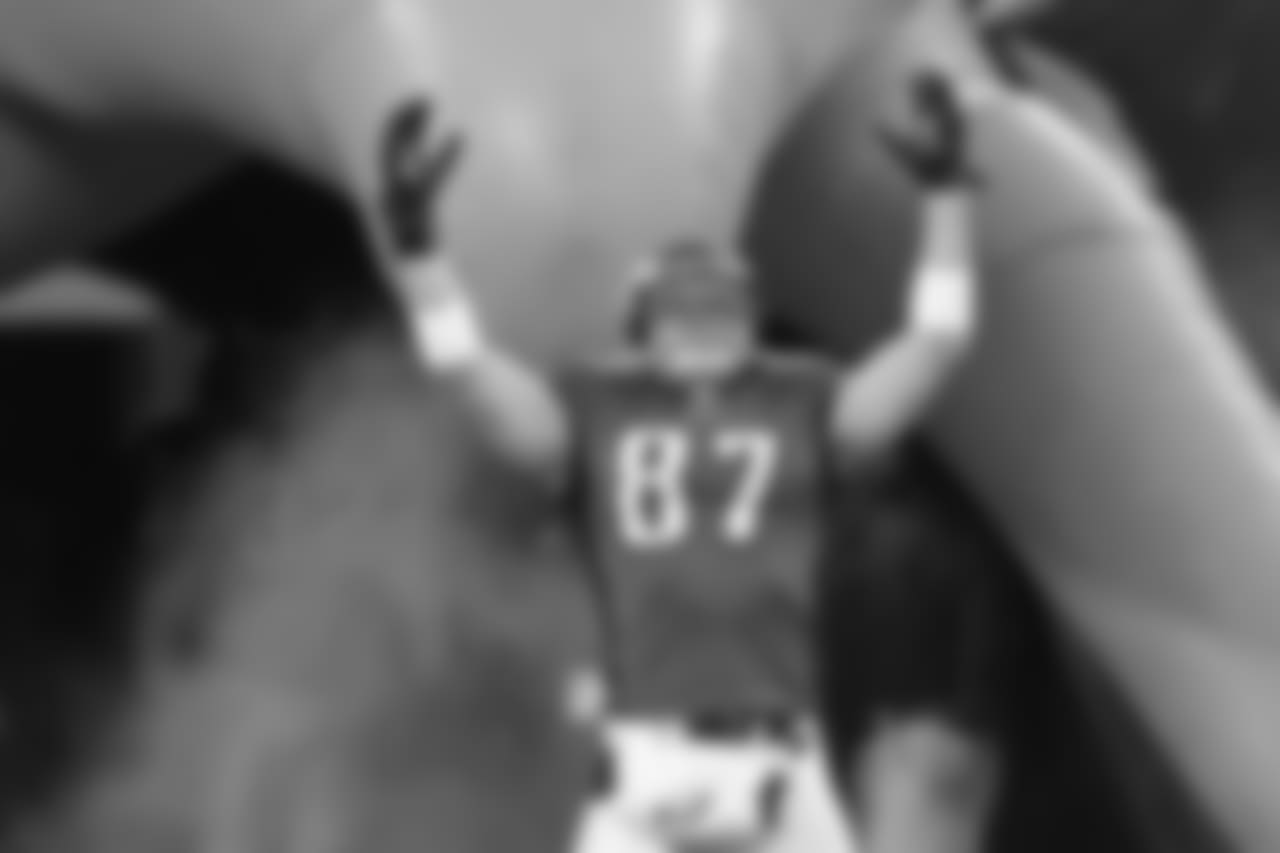 Celek continued to set new career-highs in 2009 in receptions (76), yards (971) and touchdowns (8)