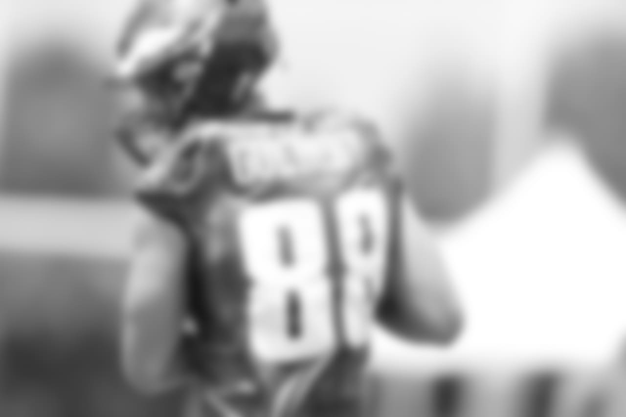 TE Dallas Goedert