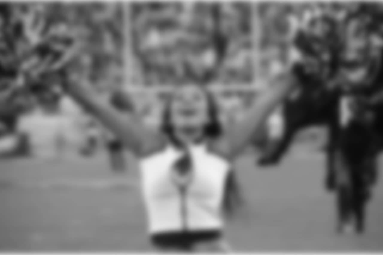 Symone celebrates an Eagles touchdown!