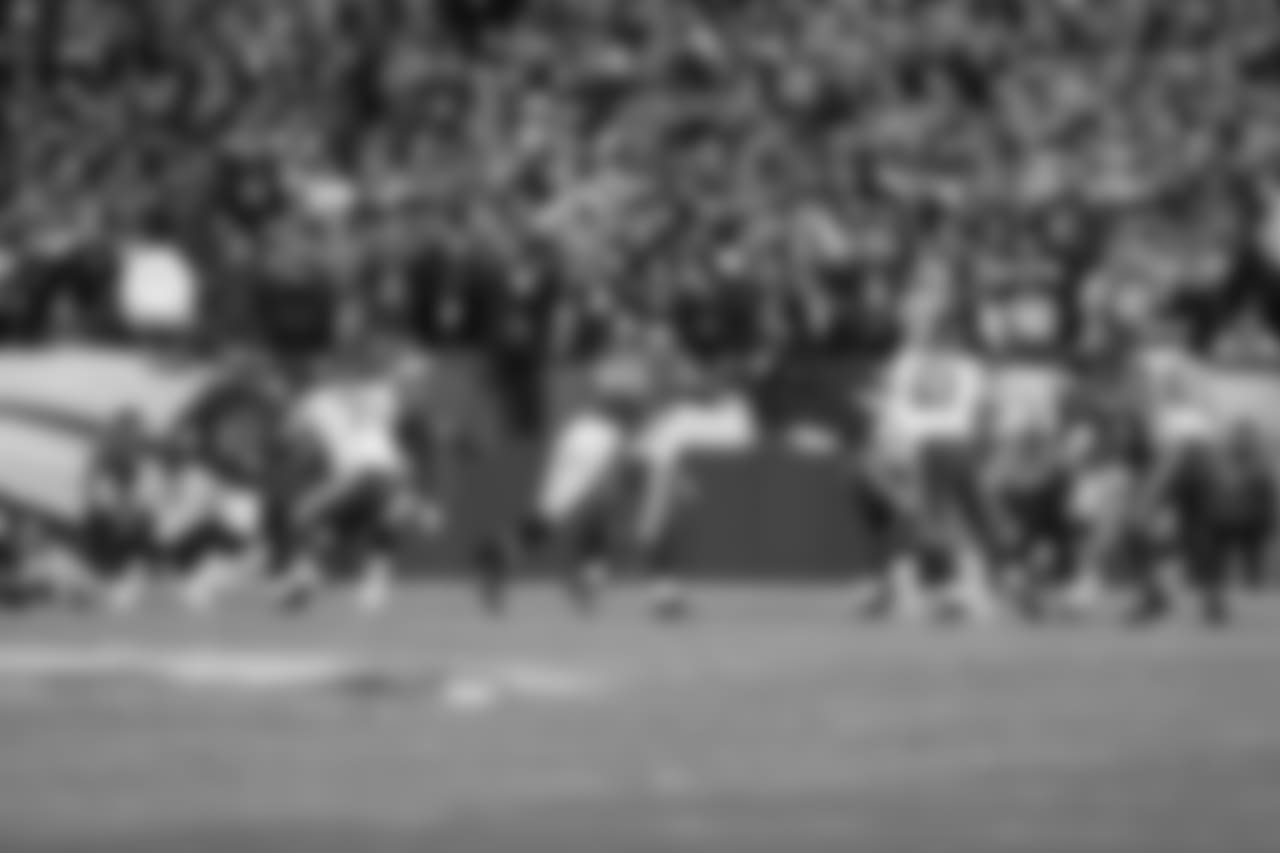DE Derek Barnett