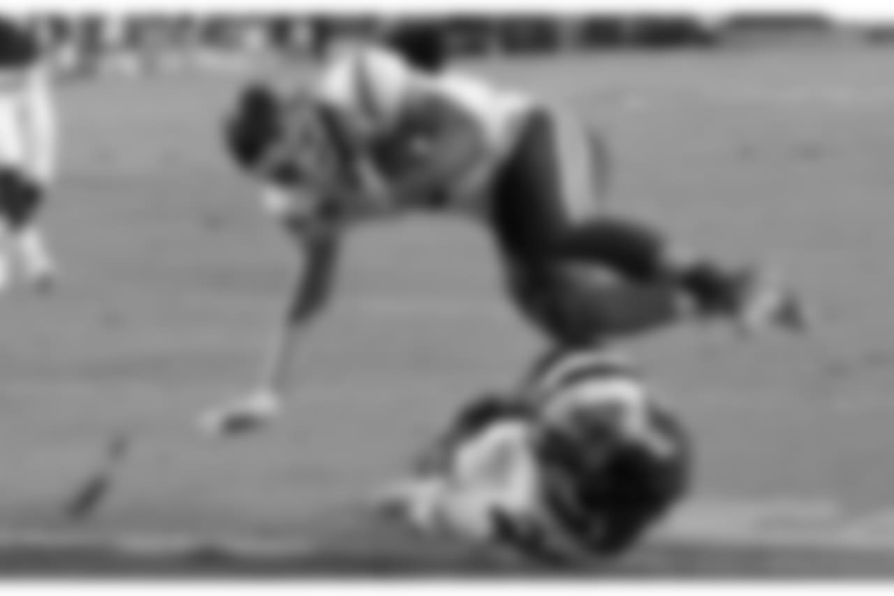 Dallas Goedert scores a touchdown against TCU during a game on Sept. 3, 2016.
