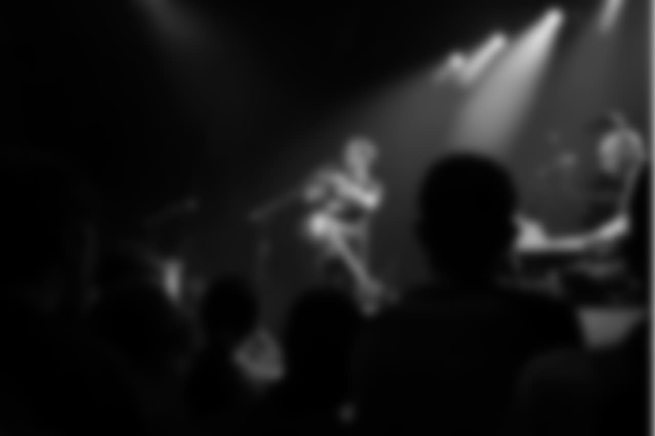 Special guest Amos Lee