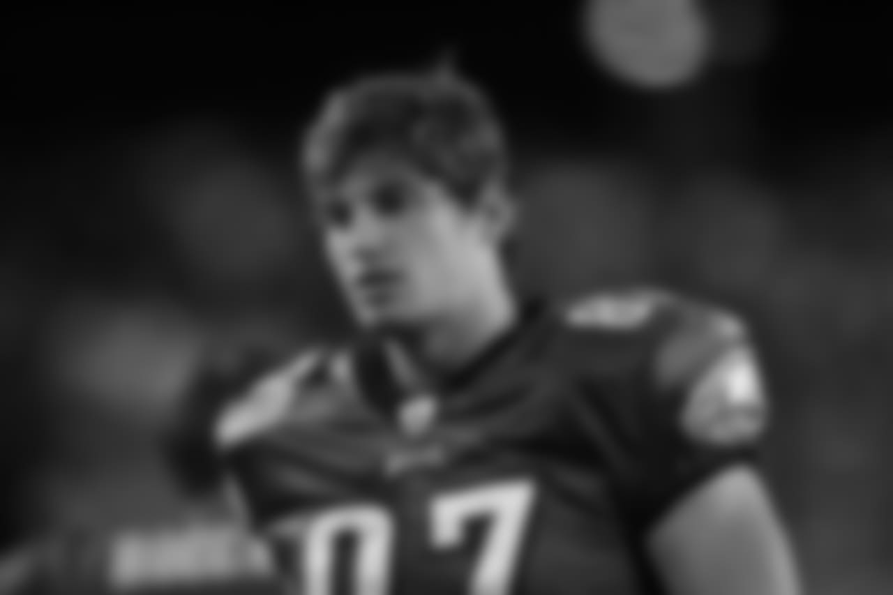 In 2008, Celek had a career day against Seattle, catching six passes for 131 yards
