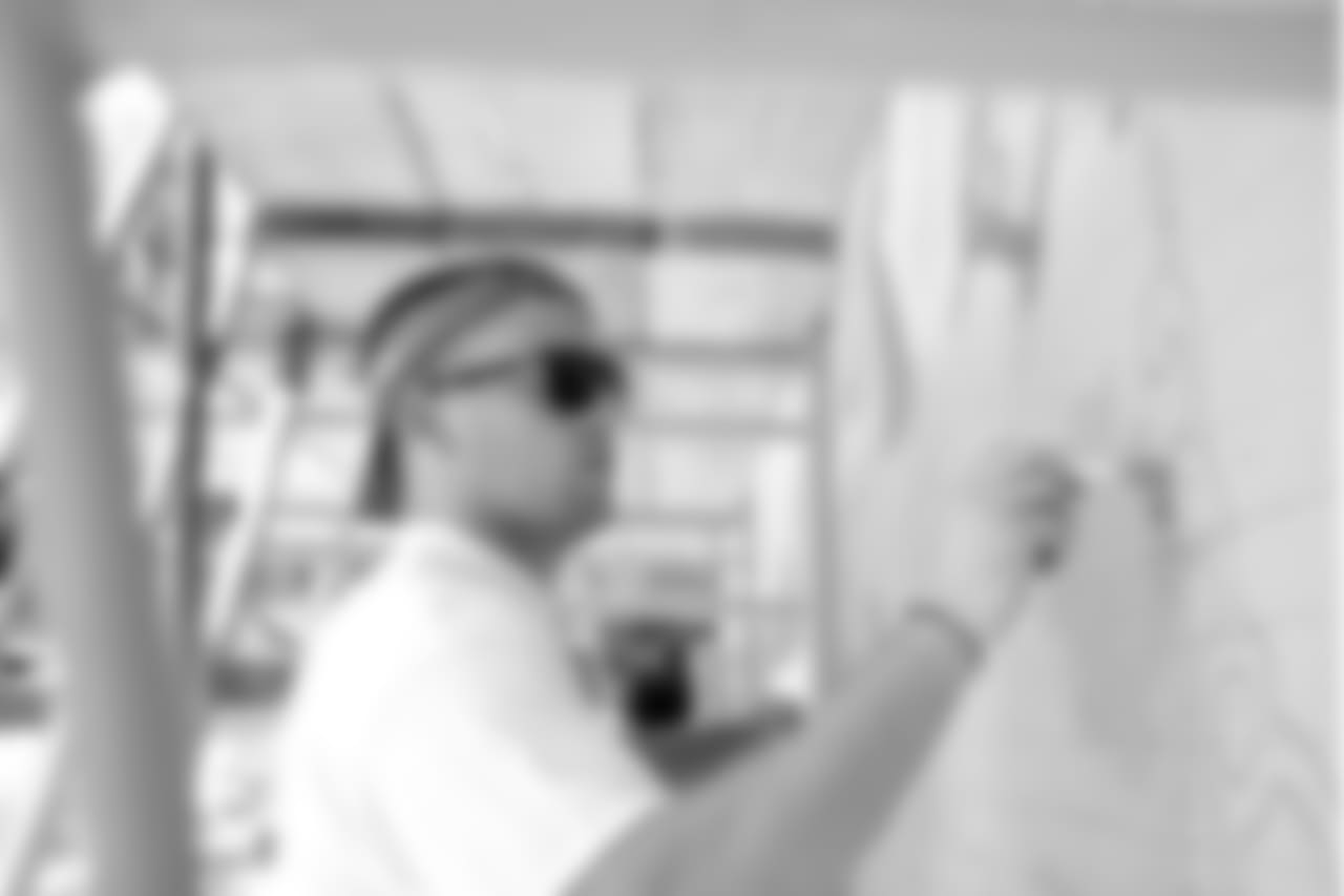 Zach Ertz adding his art to the mural.