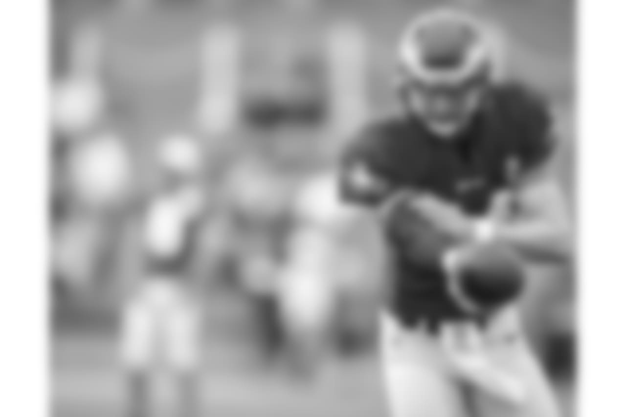 QB Carson Wentz