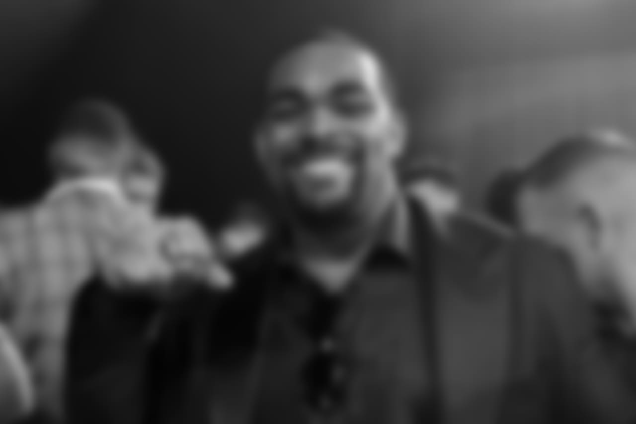 DE Brandon Graham shows off his ring