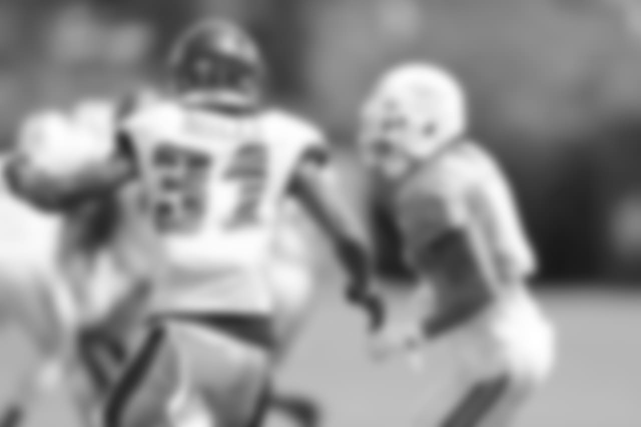 CB Jalen Mills