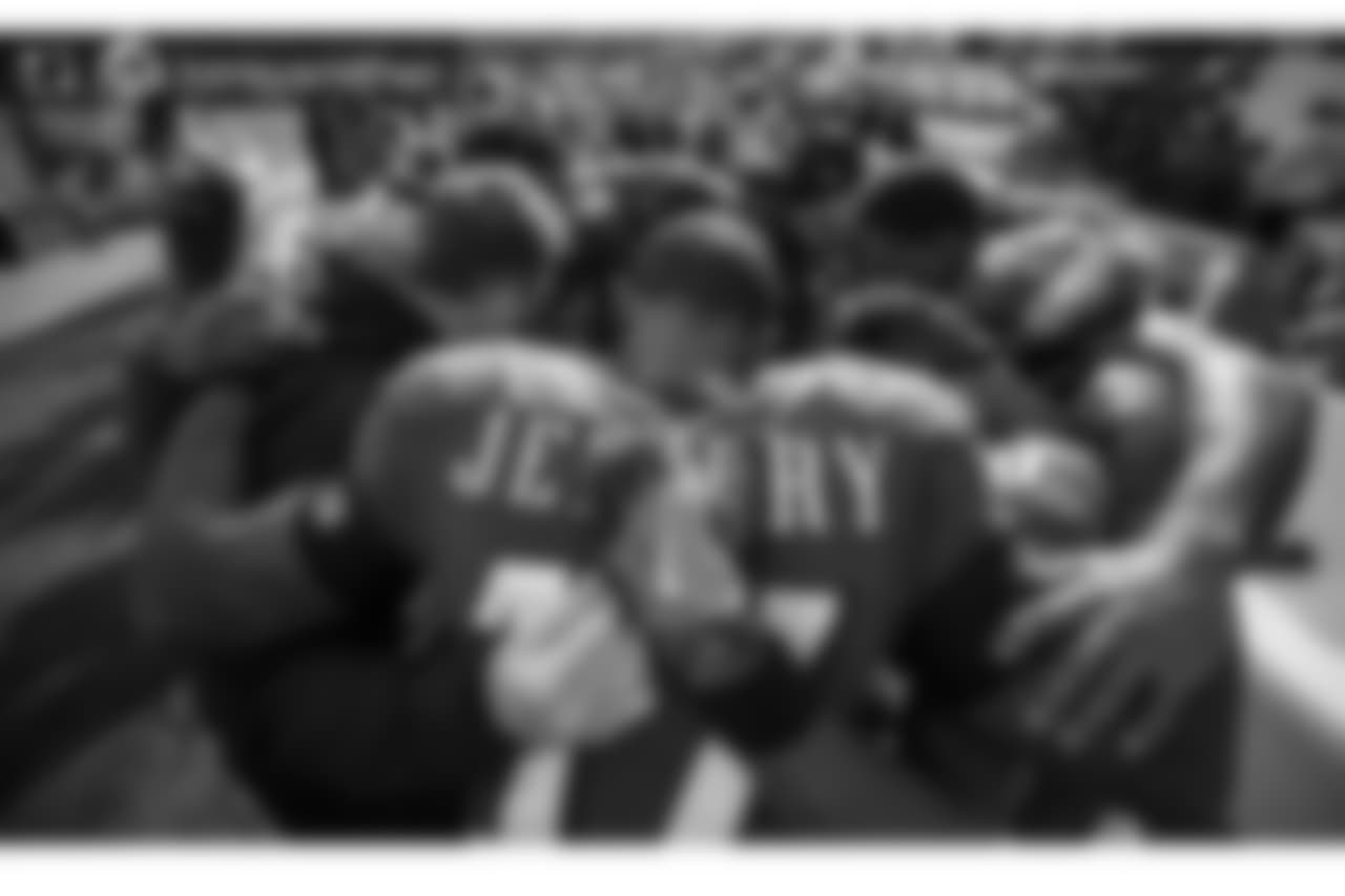 "Find you some friends that will pray for you and pray with you #flyeaglesfly" - Torrey Smith