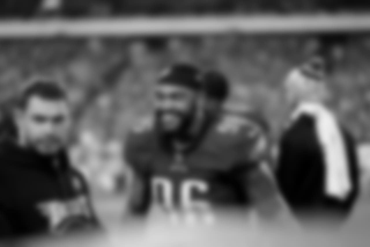 DE Derek Barnett