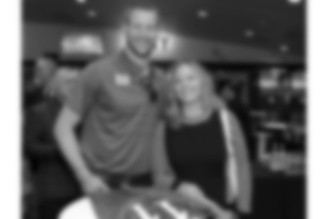 QB Carson Wentz