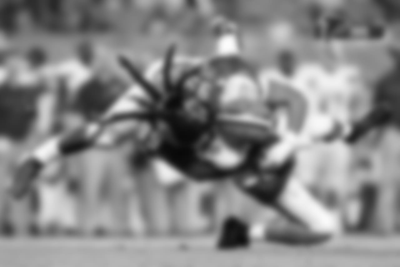 DE Adrian Clayborn
