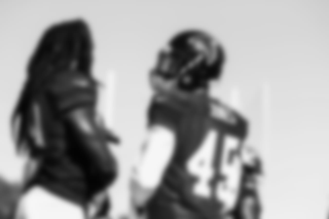 LB De'Vondre Campbell , LB Deion Jones
