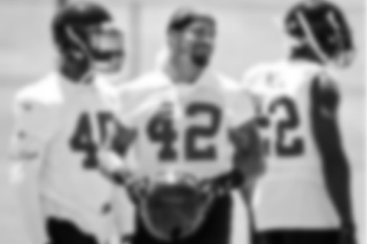 OLB Duke Riley