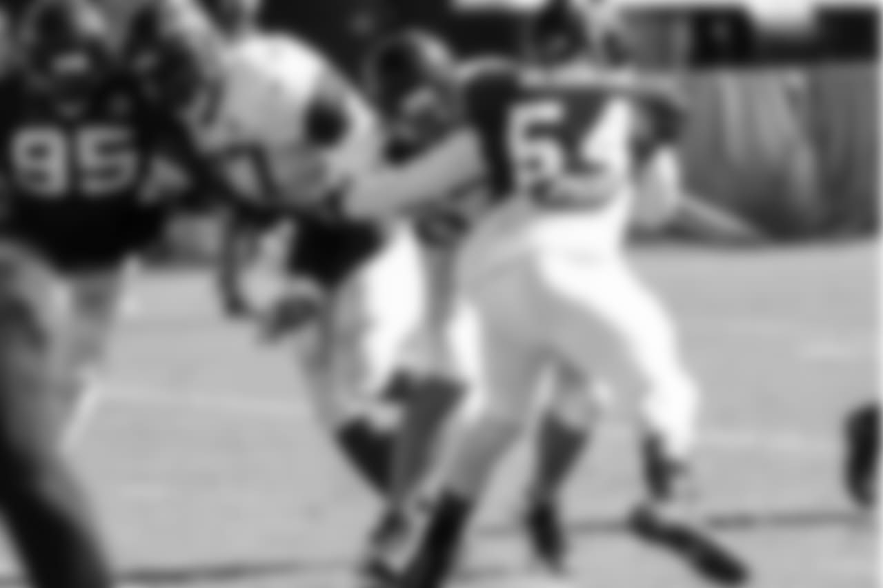 LB Foyesade Oluokun , G Ben Garland