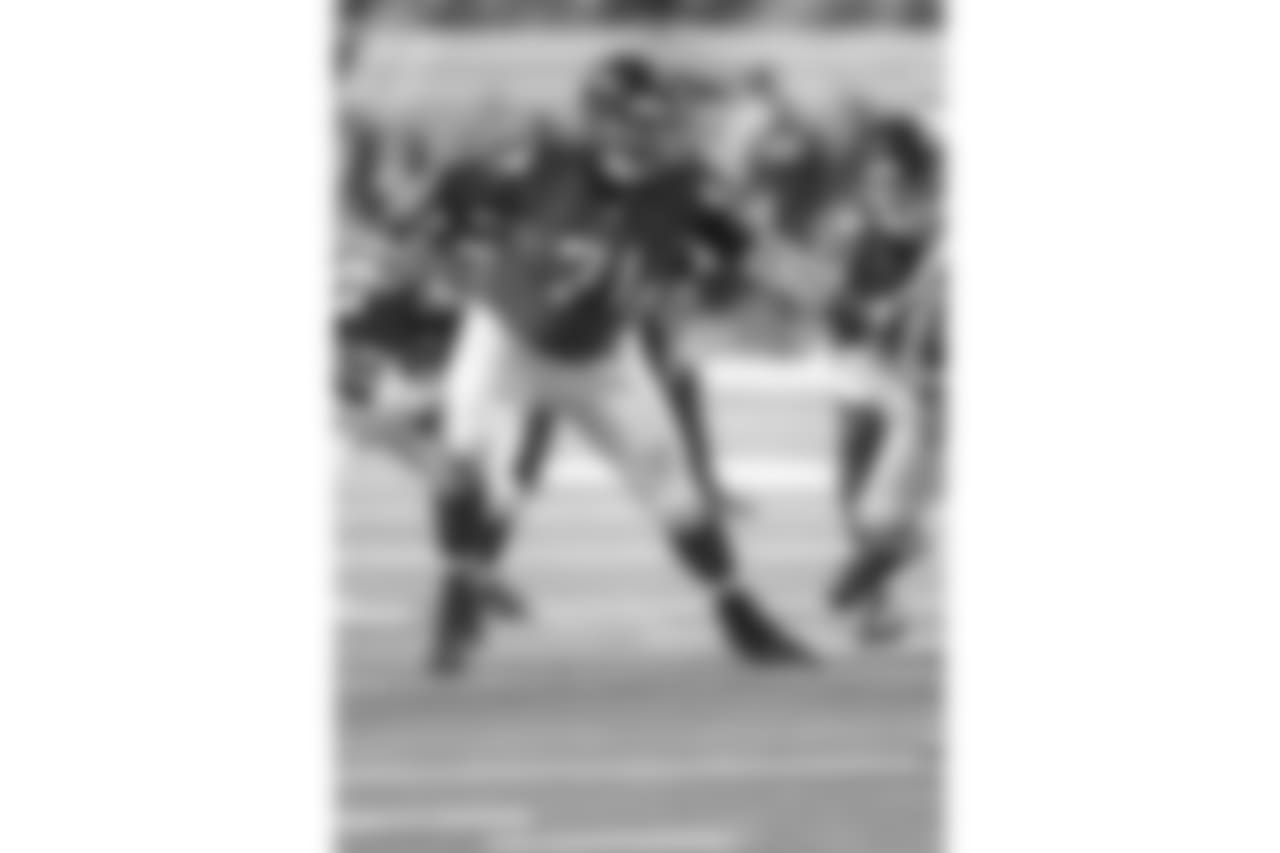G Wes Schweitzer - 2016 Round 6 Pick 20 (195 Overall)
