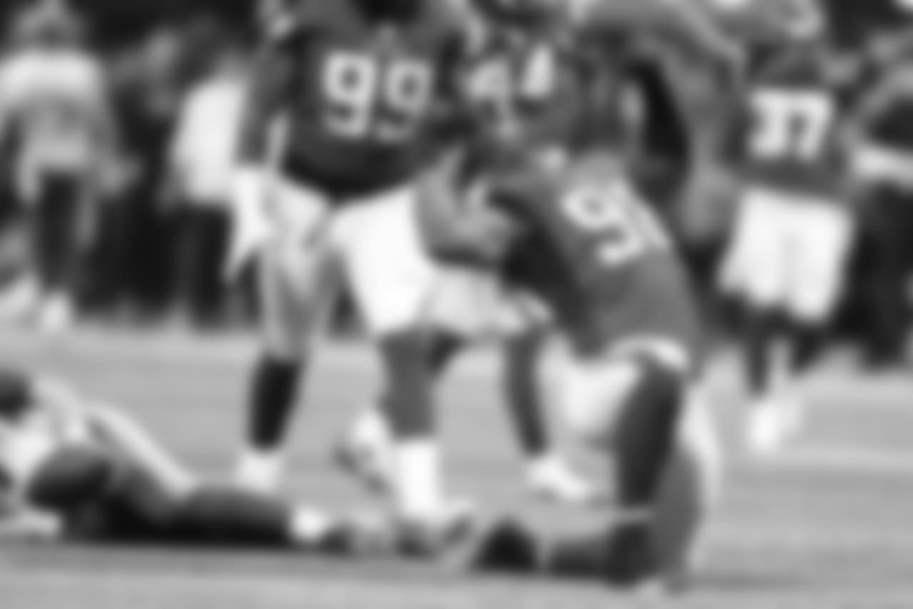 DE Takkarist McKinley