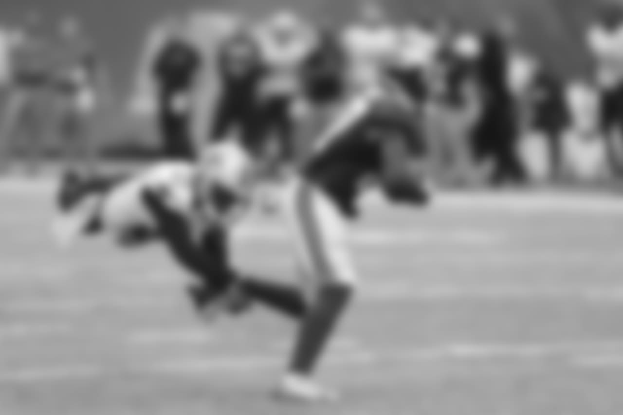 WR STERLING SHEPARDThe rookie second-round draft choice recorded his first 100-yard game a week after catching his first NFL touchdown in Dallas. He led all receivers with eight catches for 117 yards.