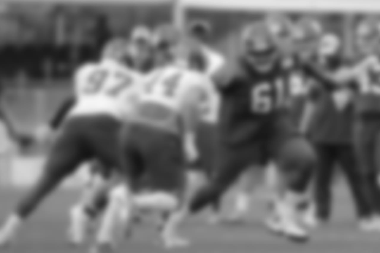 OL Nick Becton