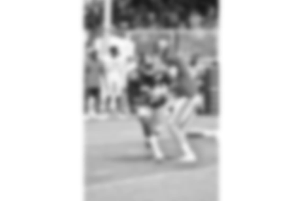 RB Jalen Simmons