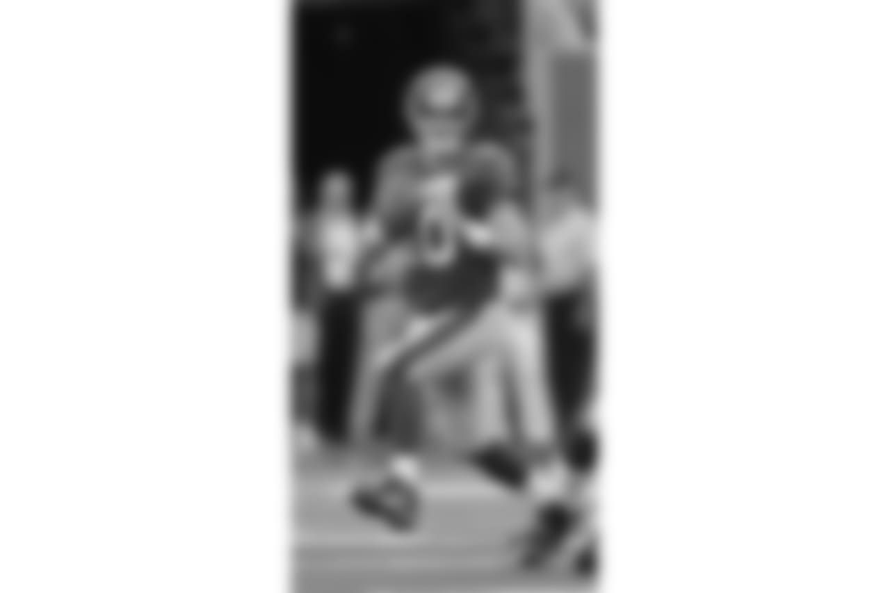 2010: Manning’s 339 completions and 62.9 completion percentage were both franchise single-season records. The previous records were 335 completions by Collins in 2002 and the 62.8 completion percentages by Jeff Hostetler in 1991 and Kurt Warner in 2004. He had four 300-yard passing game and was 1 of 4 players to throw every one of his team’s passes in 2010. Stats: 16 GS, 339 of 539 (62.9%), 4,002 YDS, 31 TD, 25 INT