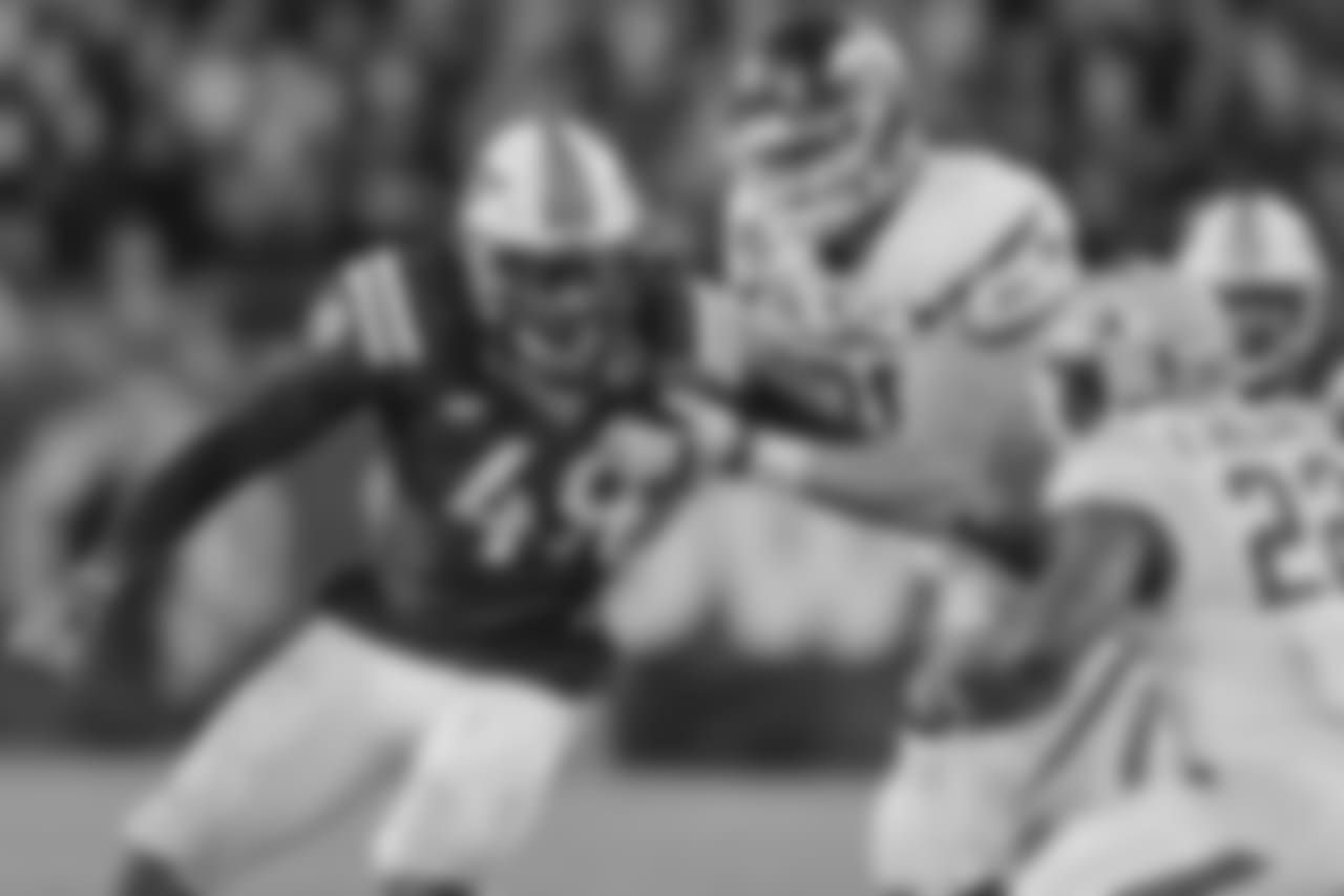 Linebacker1. Tremaine Edmunds, Virginia Tech (AP Photo/Bob Leverone)2. Roquan Smith, Georgia 3. Leighton Vander Esch, Boise State 4. Rashaan Evans, Alabama 5. Uchenna Nwosu, USC