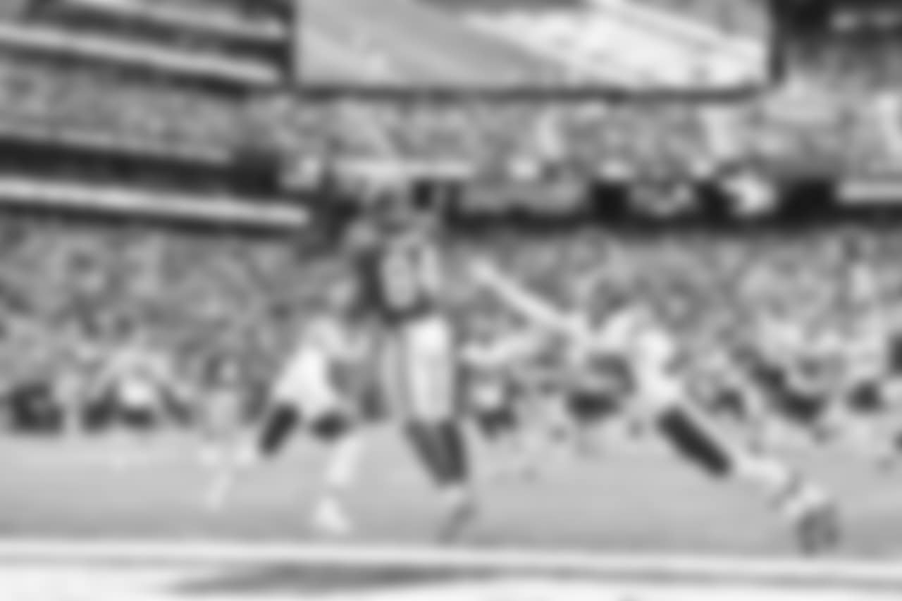 WR Hunter Sharp