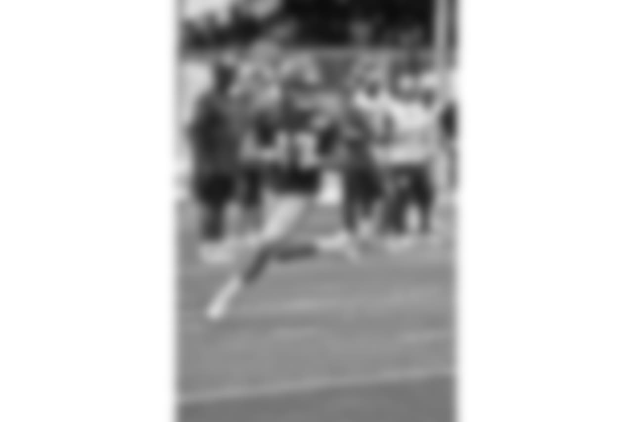 Giants hit the practice field on Monday