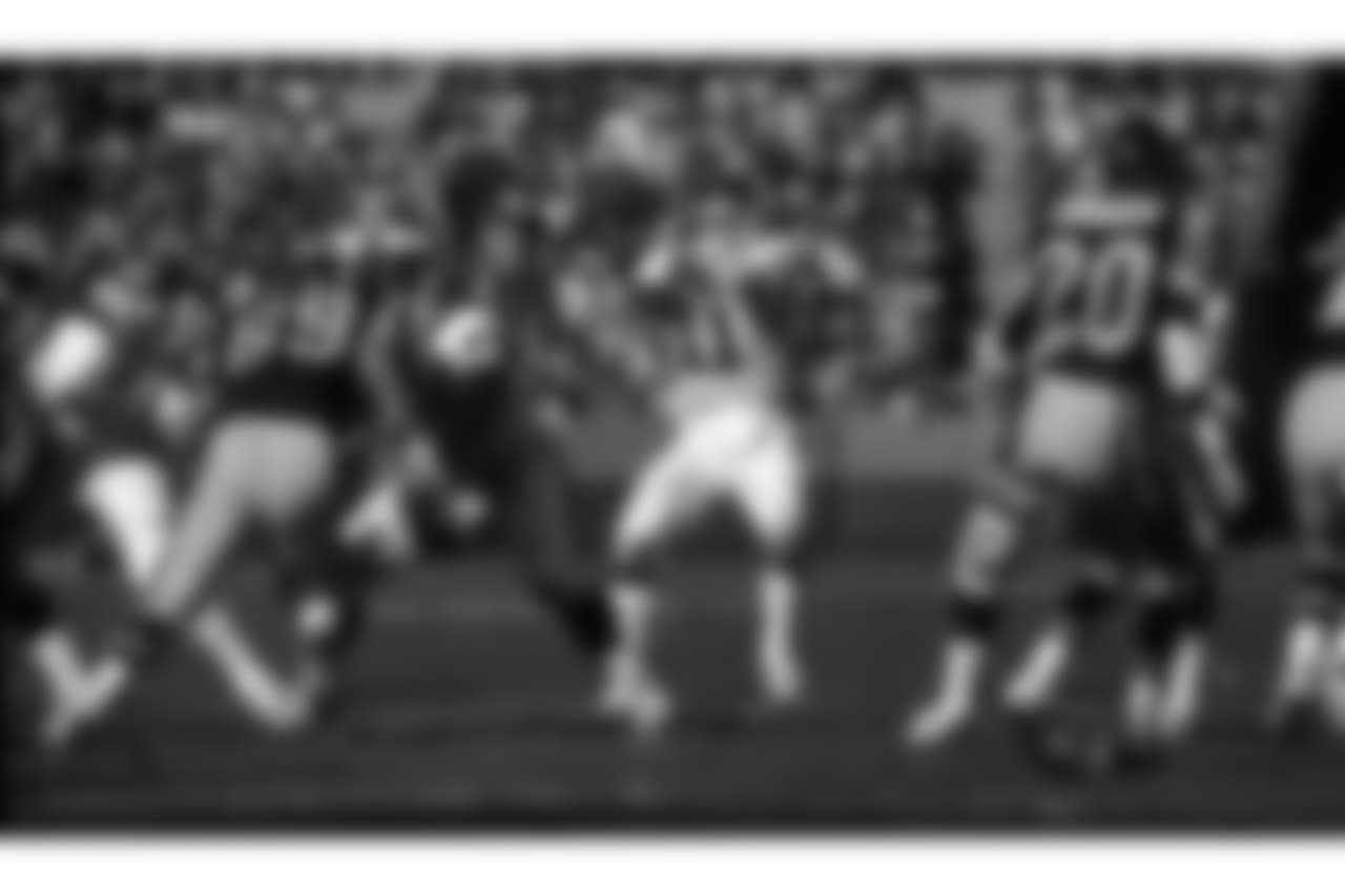 5: Phil Simms vs. Rams, 1987- Rating: 156.4