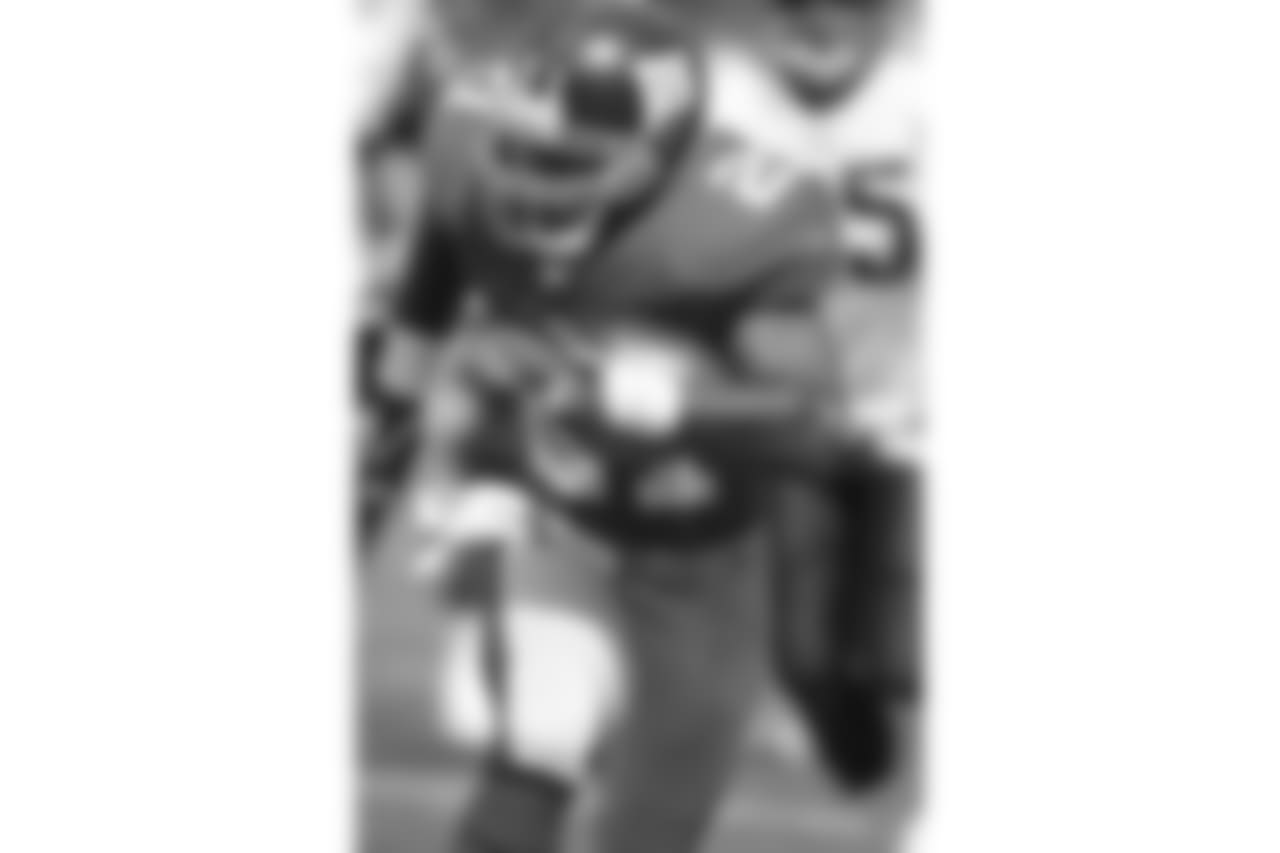8) Tiki Barber (2003) -- 1,216 yards