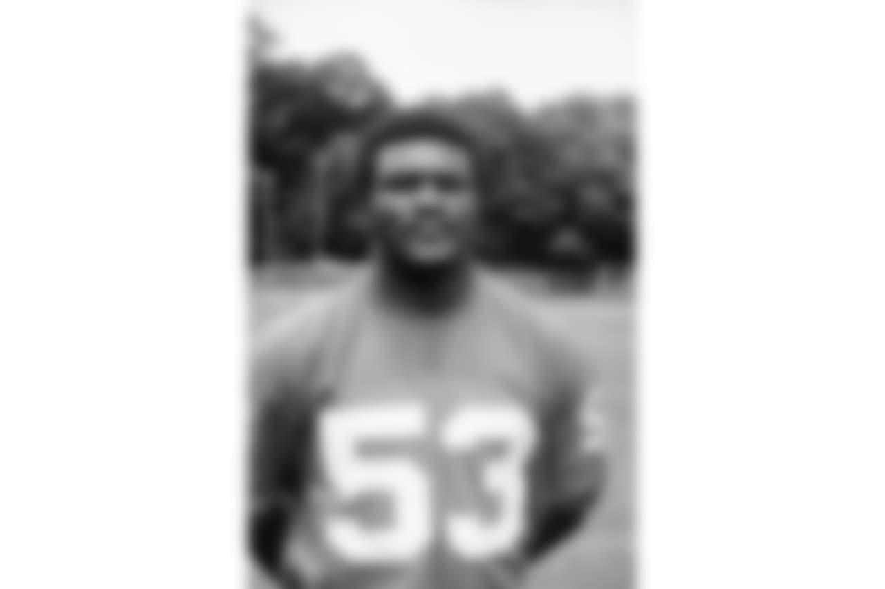 LB Harry Carson (1976)