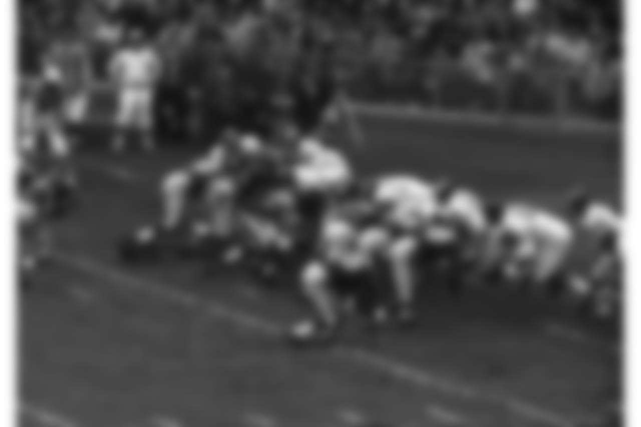 T.1: Y.A. Tittle vs. Eagles, 1963- Rating: 158.3